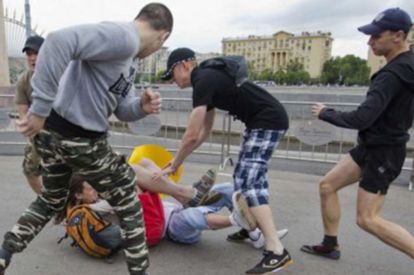 324397_maloletnici-sturianje-gej-protest-duma-moskva_ls